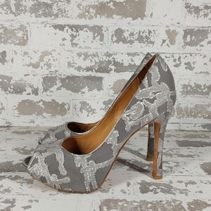 Badgley Mischka Women's Gray Silver Printed Sole Pumps High Heels V288